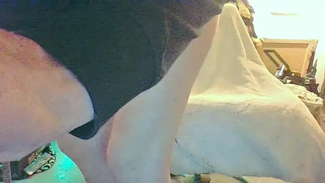 eatmeplease44 online show from 28, 9, 2025