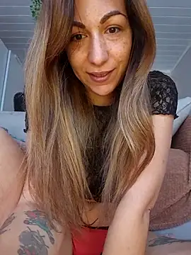Snapshot of Lola-Roxx chatting on 19, 4, 2026 Lola-Roxx online show from 19, 4, 2026