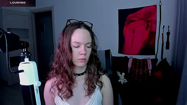 Snapshot of DivineBite chatting on 11, 5, 2026 DivineBite online show from 11, 5, 2026