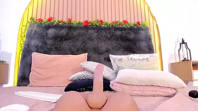 Karlagonzales  online show from 23, 2, 2025