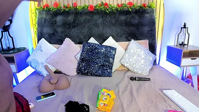 Karlagonzales  online show from 25, 2, 2025