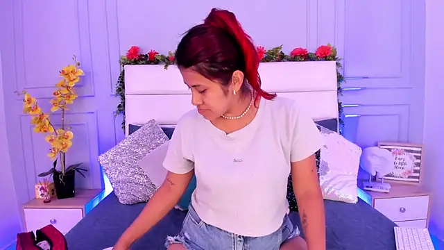 Karlagonzales  online show from 10, 3, 2025