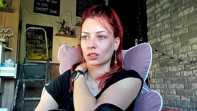 Snapshot of karo123421 chatting on 18, 5, 2026 karo123421 online show from 18, 5, 2026