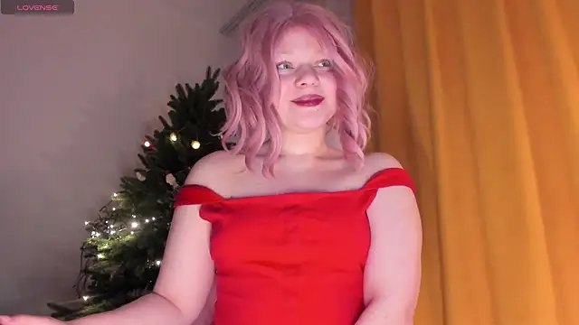 Snapshot of SueNiceeeee chatting on 21, 12, 2025 SueNiceeeee online show from 21, 12, 2025