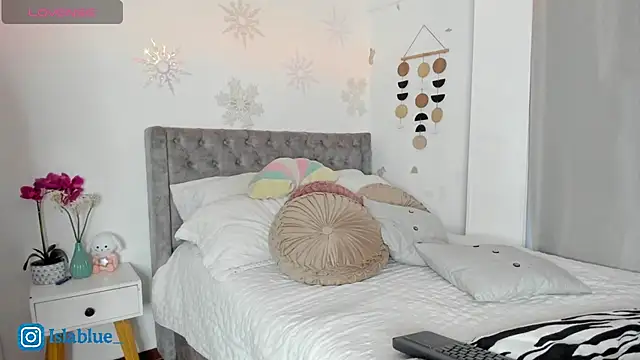 Snapshot of Kianna__ chatting on 9, 6, 2026 Kianna online show from 9, 6, 2026