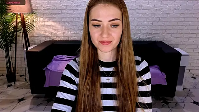 Adelyna Bird online show from 2, 3, 2025