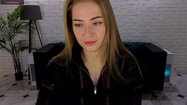 Adelyna Bird online show from 26, 9, 2025