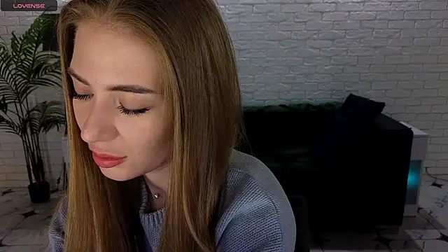 Adelyna Bird online show from 3, 10, 2025