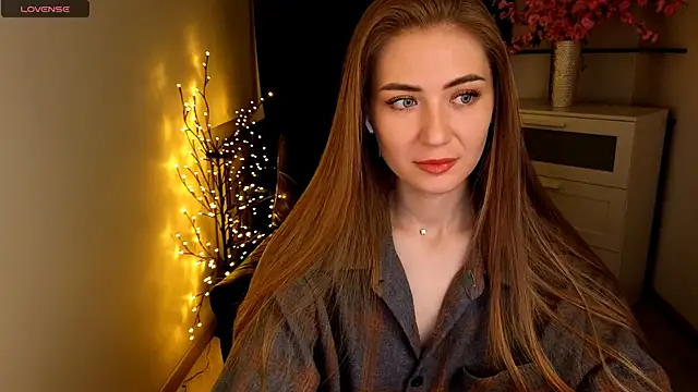 Snapshot of Adelyna_Bird chatting on 4, 6, 2026 Adelyna Bird online show from 4, 6, 2026