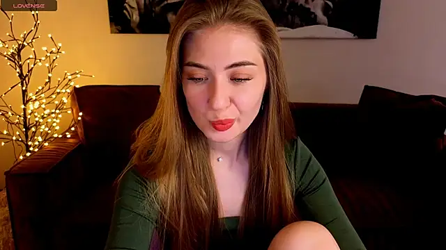 Snapshot of Adelyna_Bird chatting on 17, 7, 2026 Adelyna Bird online show from 17, 7, 2026