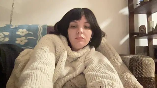 Snapshot of SweetMaisie chatting on 24, 11, 2025 SweetMaisie online show from 24, 11, 2025