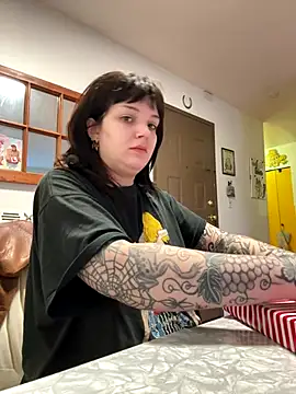 Snapshot of SweetMaisie chatting on 16, 12, 2025 SweetMaisie online show from 16, 12, 2025