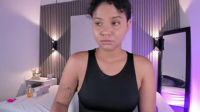 Snapshot of Zafiiraa chatting on 21, 2, 2026 Zafiiraa online show from 21, 2, 2026