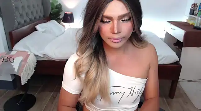 liaa lurrecams online show from 9, 3, 2025