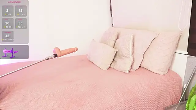 Snapshot of Alexxandra_12 chatting on 28, 10, 2025 Alexxandra 12 online show from 28, 10, 2025