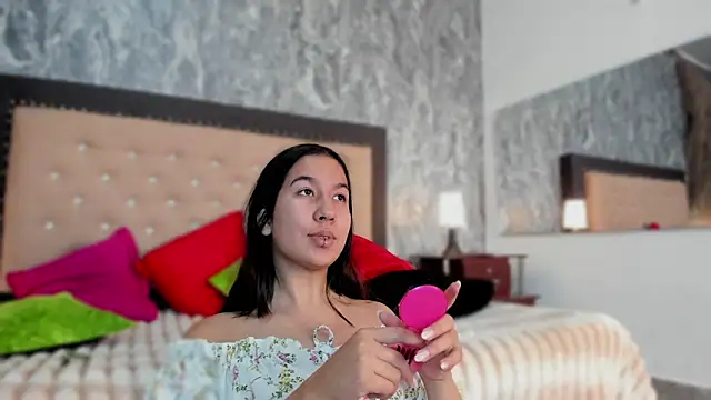 Lia sarahi online show from 12, 3, 2025