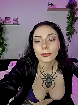 Snapshot of Moxxxie chatting on 5, 12, 2024 Moxxxie online show from 5, 12, 2024