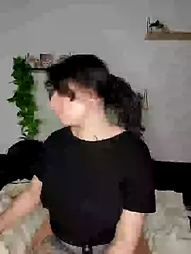 Snapshot of Moxxxie chatting on 25, 2, 2025 Moxxxie online show from 25, 2, 2025