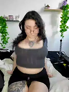 Snapshot of Moxxxie chatting on 26, 2, 2025 Moxxxie online show from 26, 2, 2025