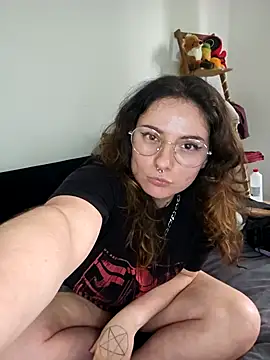 Snapshot of Moxxxie chatting on 23, 9, 2025 Moxxxie online show from 23, 9, 2025