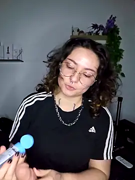 Snapshot of Moxxxie chatting on 29, 9, 2025 Moxxxie online show from 29, 9, 2025