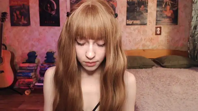 Friendly Ellie online show from 19, 11, 2025