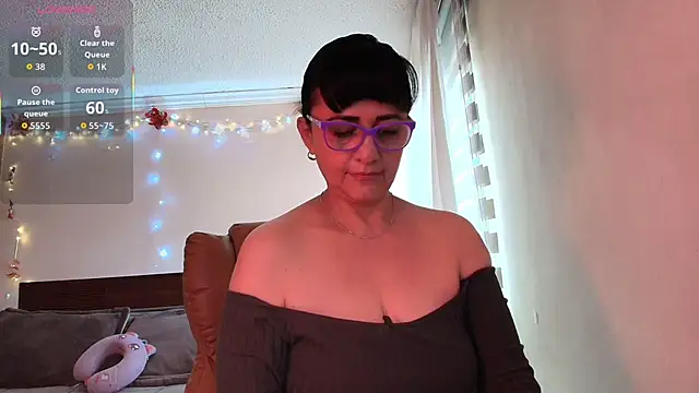 Snapshot of ISABEEL_SOFIA01 chatting on 5, 3, 2026 ISABEEL SOFIA01 online show from 5, 3, 2026