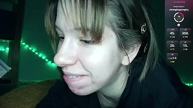 Snapshot of cruellagoth666 chatting on 4, 10, 2025 cruellagoth666 online show from 4, 10, 2025