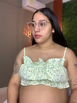 Amandanauty online show from 2, 1, 2025