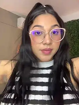 Amandanauty online show from 2, 2, 2025