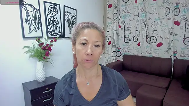 cintiagreyx online show from 26, 2, 2025