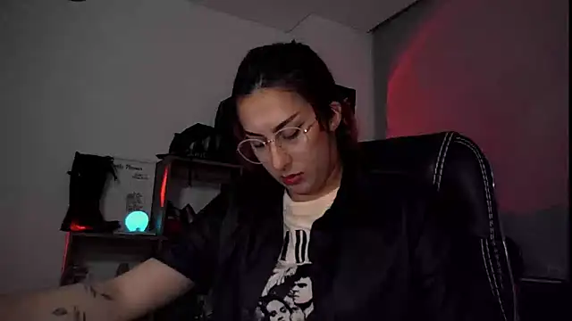 Scarlett Sen online show from 16, 9, 2025