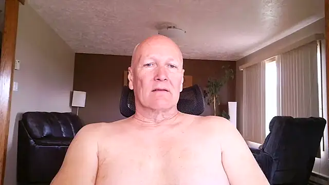 Snapshot of BasicAnt chatting on 4, 5, 2026 BasicAnt online show from 4, 5, 2026