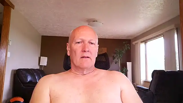 Snapshot of BasicAnt chatting on 18, 5, 2026 BasicAnt online show from 18, 5, 2026