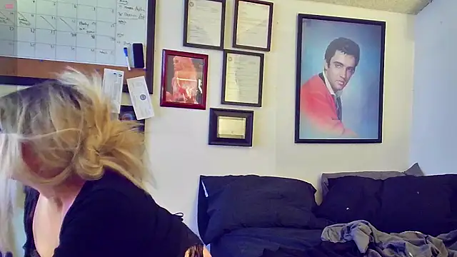 DoMeDoggyDiana online show from 15, 3, 2025