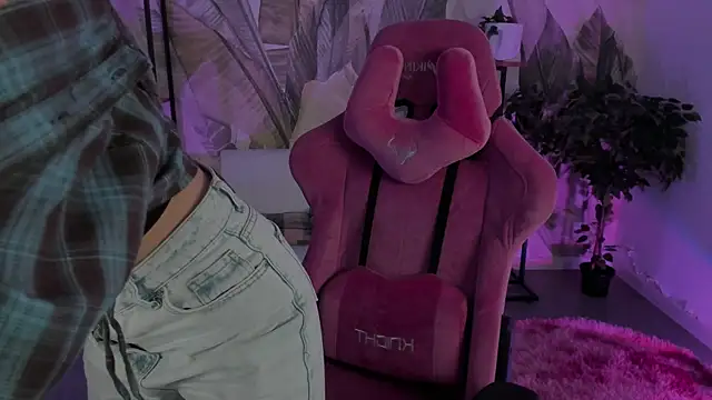 Snapshot of JennyDens chatting on 9, 9, 2025 JennyDens online show from 9, 9, 2025