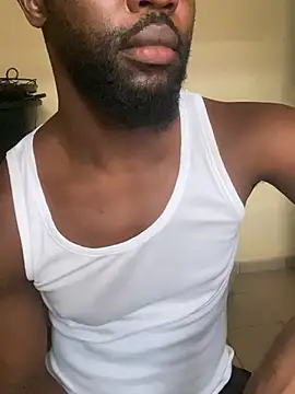 Snapshot of vannycov chatting on 12, 5, 2026 vannycov online show from 12, 5, 2026