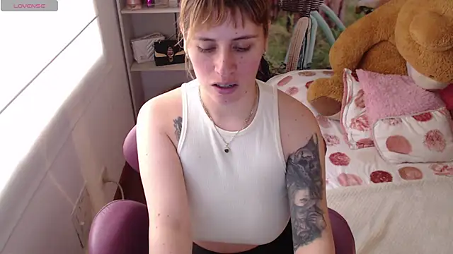 Snapshot of thamarajane chatting on 16, 4, 2026 thamarajane online show from 16, 4, 2026