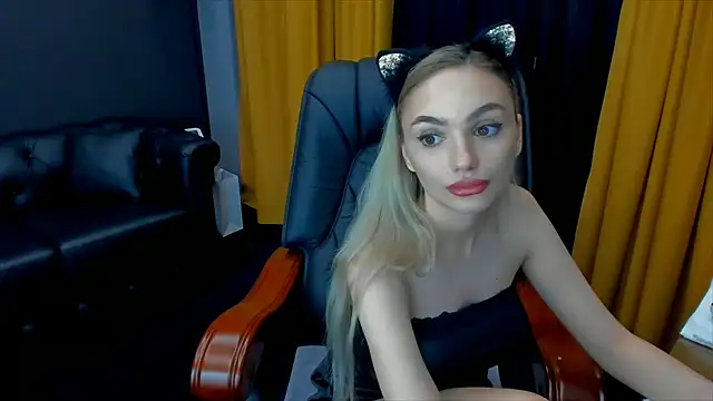 Snapshot of HaleySweet18 chatting on 3, 7, 2026 HaleySweet18 online show from 3, 7, 2026