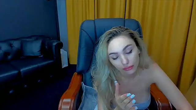 Snapshot of HaleySweet18 chatting on 21, 7, 2026 HaleySweet18 online show from 21, 7, 2026