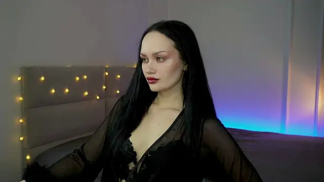 QueenAliss online show from 2, 7, 2026