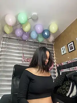 Snapshot of Little_Amber6 chatting on 9, 1, 2025 Little Amber6 online show from 9, 1, 2025