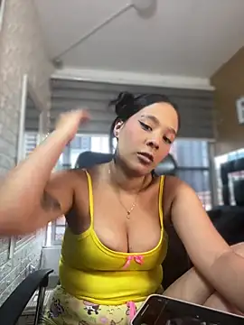 Snapshot of Little_Amber6 chatting on 25, 2, 2025 Little Amber6 online show from 25, 2, 2025