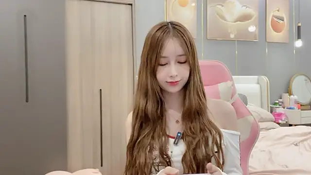 Snapshot of ANNA102 chatting on 19, 2, 2025 ANNA102 online show from 19, 2, 2025