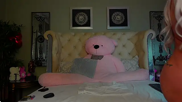 Snapshot of Squirt_Tanya chatting on 23, 1, 2025 Squirt Tanya online show from 23, 1, 2025