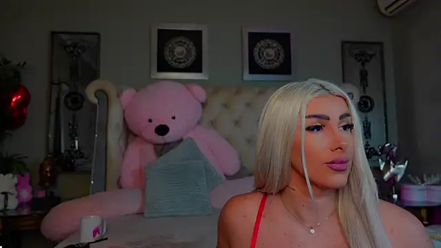 Snapshot of Squirt_Tanya chatting on 3, 2, 2025 Squirt Tanya online show from 3, 2, 2025