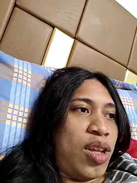 Snapshot of Urworldclasstrans chatting on 2, 2, 2026 Urworldclasstrans online show from 2, 2, 2026