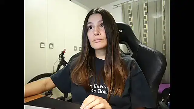 Snapshot of GodlyTheia chatting on 1, 12, 2024 GodlyTheia online show from 1, 12, 2024