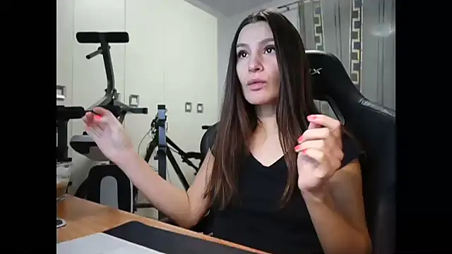 Snapshot of GodlyTheia chatting on 4, 12, 2024 GodlyTheia online show from 4, 12, 2024