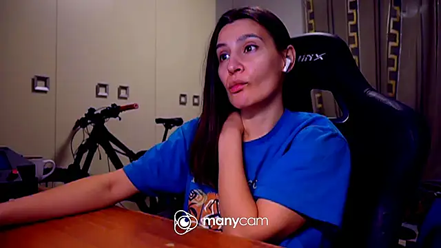 Snapshot of GodlyTheia chatting on 2, 3, 2025 GodlyTheia online show from 2, 3, 2025